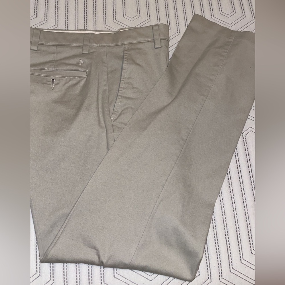 Dockers khakis